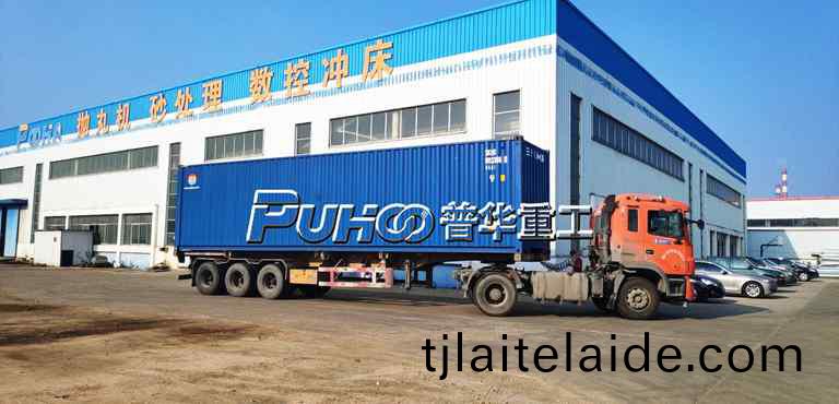 髮徃印(yin)尼(ni)Q3210履(lv)帶(dai)式(shi)抛丸機髮(fa)貨(huo)現(xian)場-青(qing)島普(pu)華重(zhong)工(gong)