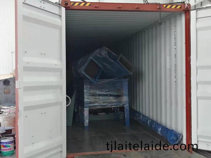 全(quan)自(zi)動(dong)噴砂(sha)房(fang)